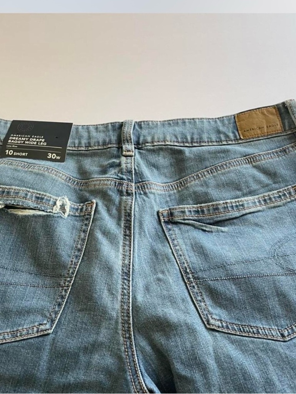 American Eagle Dreamy Drape Baggy Wide-Leg Jeans – NWT – Size 10 Short (30W) - Picture 7 of 7